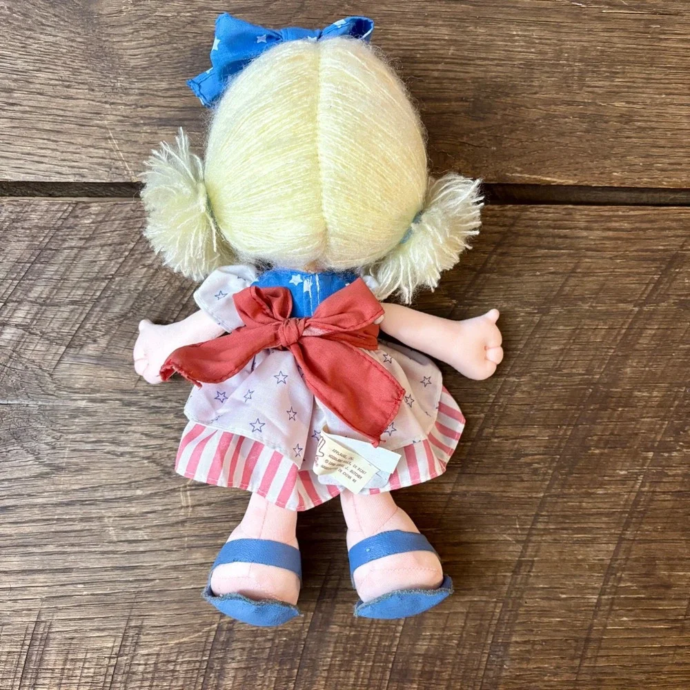 Vintage 1988 Applause Precious Moments Dolls of the Month Julie American Theme‎
